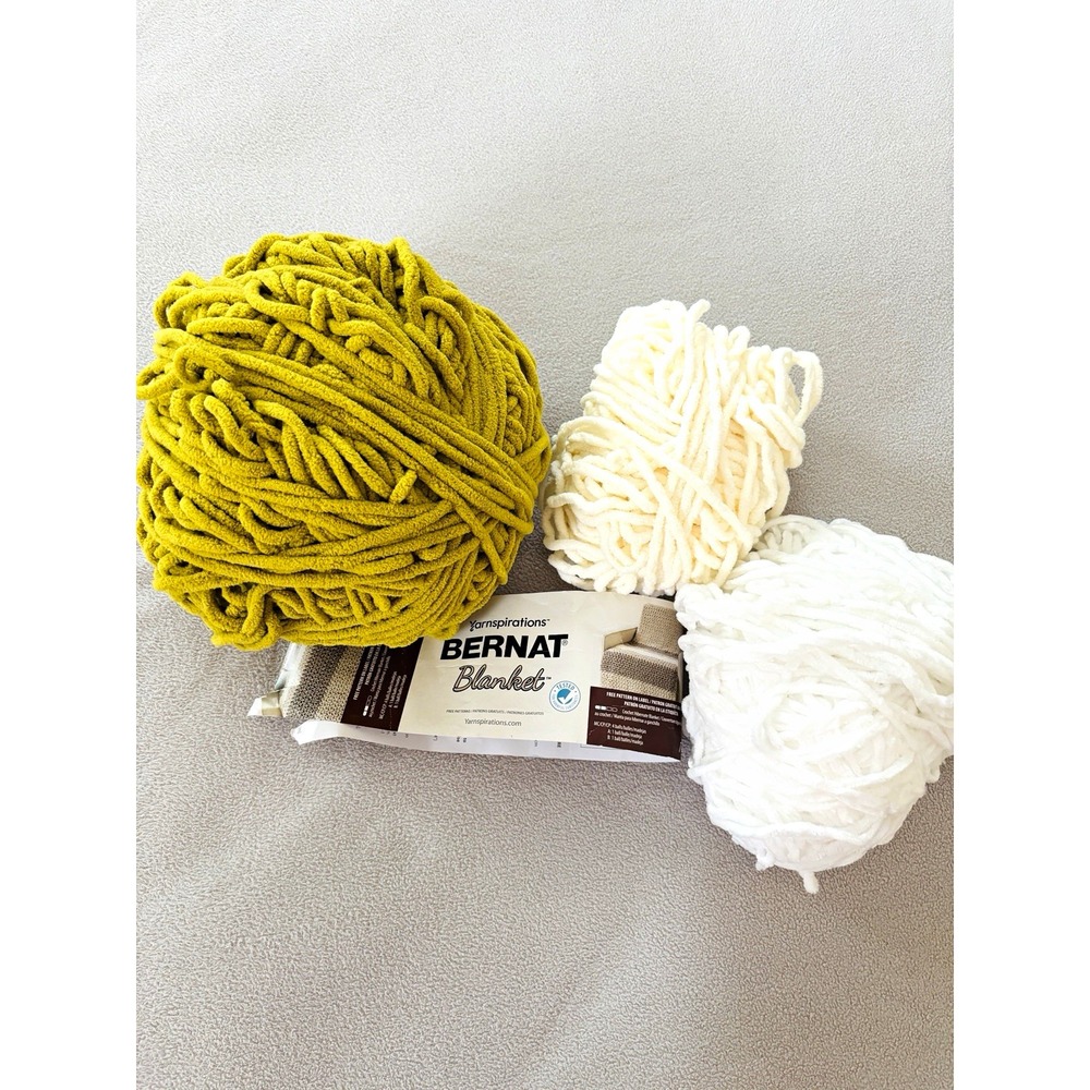 Bernat Blanket Moss Lot Chenille Blanket Yarn Weight 6 100% Polyester Knit